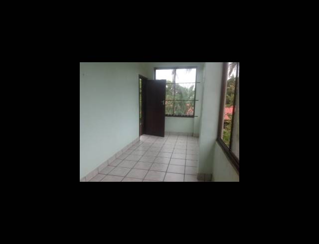 2 BEDROOM FLAT TO LET IN UMTENTWENI